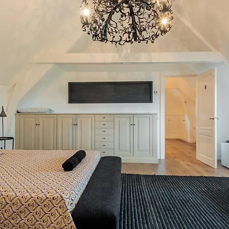 Amsterdam Mansion - De Dam Homestay